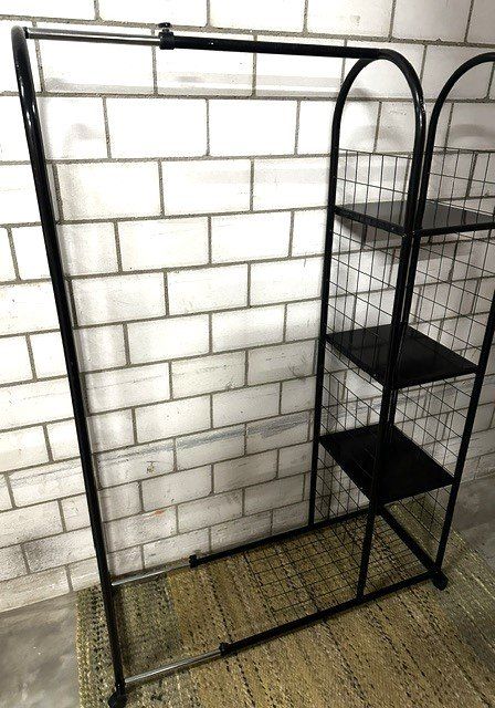 Garderobe: +  sChwArZe  MeTaLL RoLLgArDerObe  + – Gebraucht aus Winkel von zeho 6