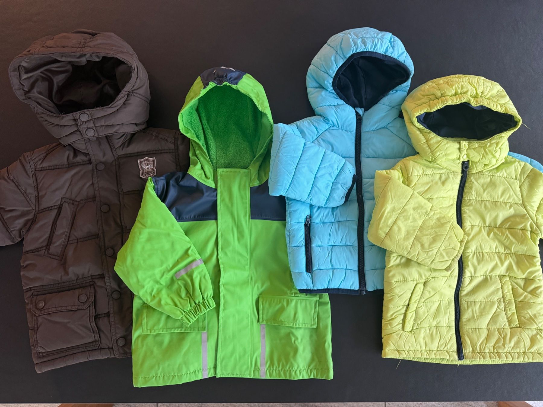 Lotti & Set di vestiti: Kinder Jacken, Winterjacke & Regenjacke Gr. 86 / 92 – Usato da Zollikon venduto da Krenapf
