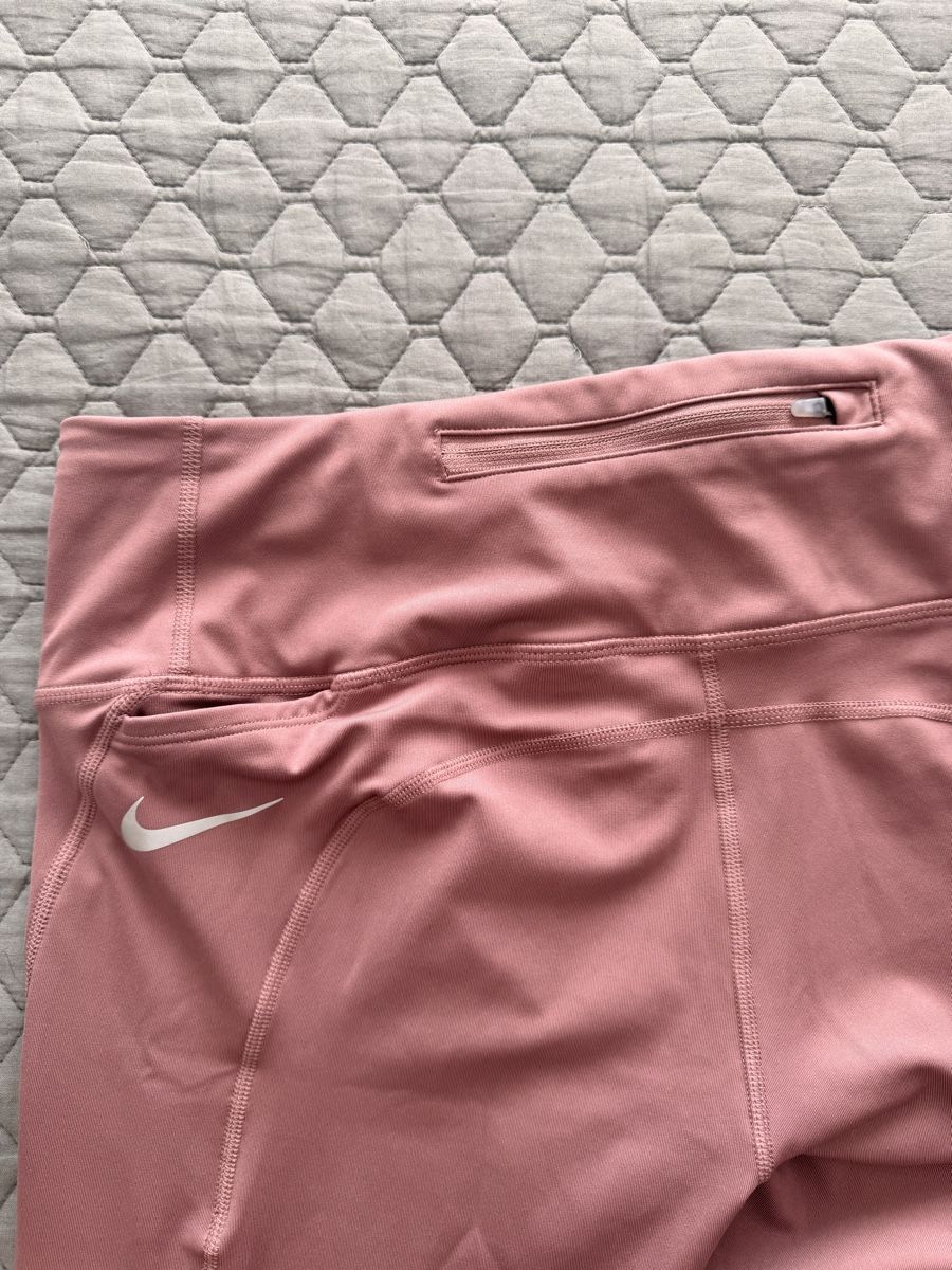 Leggings: 2x Nike leggings  – D'occasion à Dübendorf par MariaS. 3