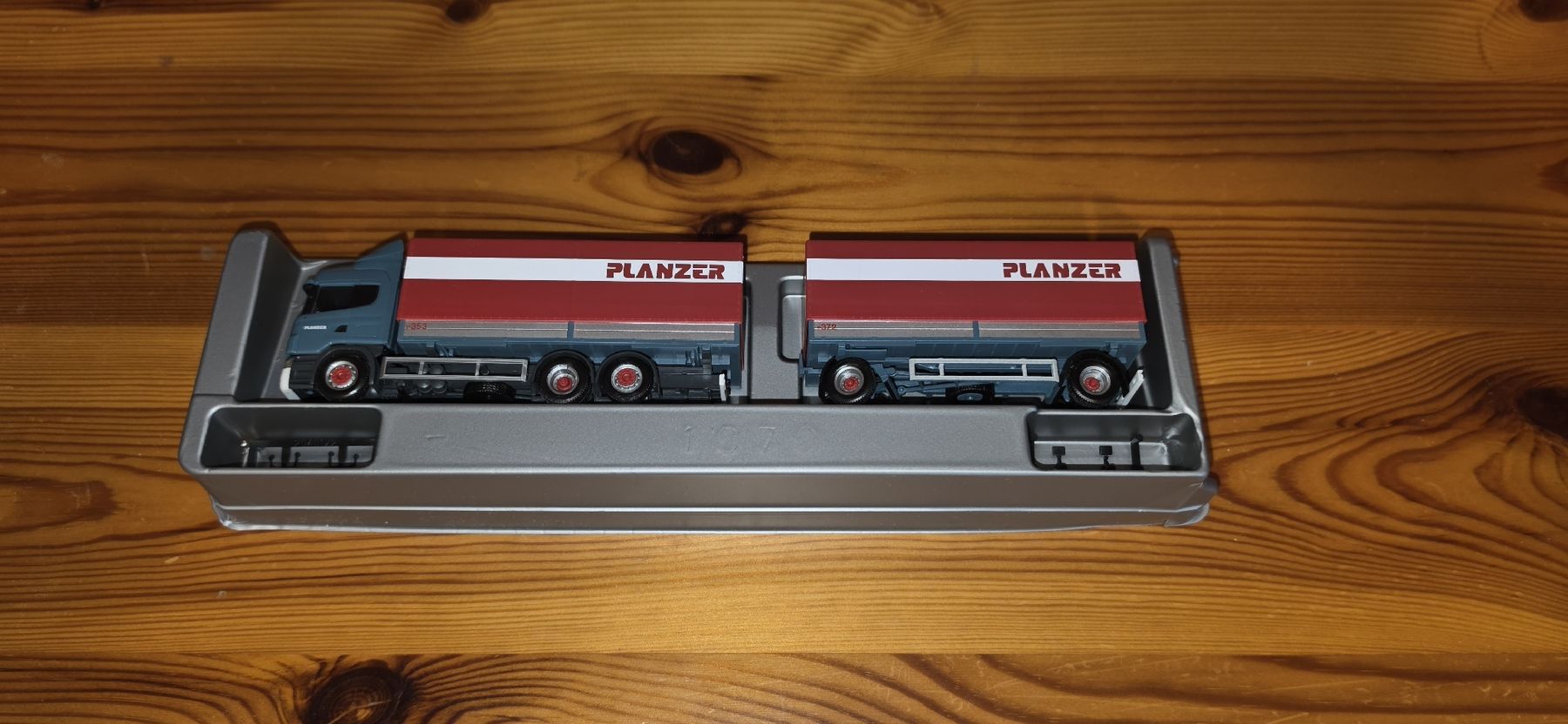 Herpa Modellini d'auto: Herpa Planzer Sattelzug Modell OVP 1:87   – Usato da Bettlach venduto da United83 3