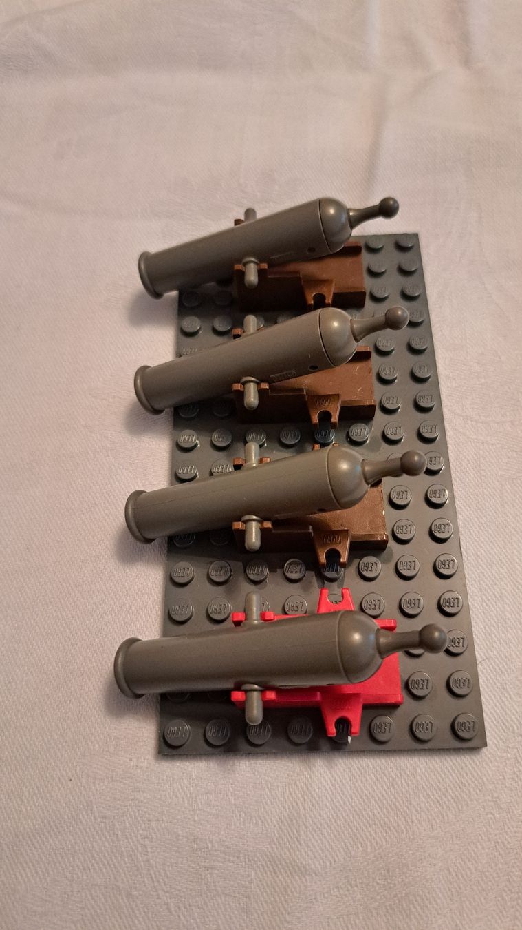 Lego Baukästen: Lego Kanone 4 Stück  – Gebraucht aus Basel von vidra66 5