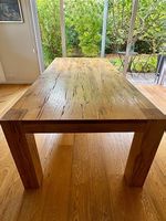 Table à manger en bois verni (240 cm X 110 cm)