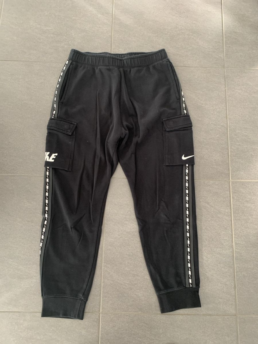 Nike Pantaloni: Pantalon training NIKE – Usato da Collombey venduto da amina36