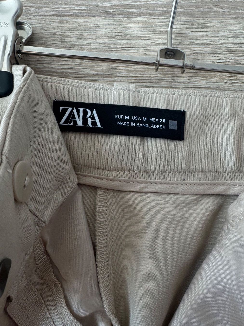 Zara Pantaloni: Short beige chic – Nuovo (secondo la descrizione) da Montreux venduto da Izapechee 4
