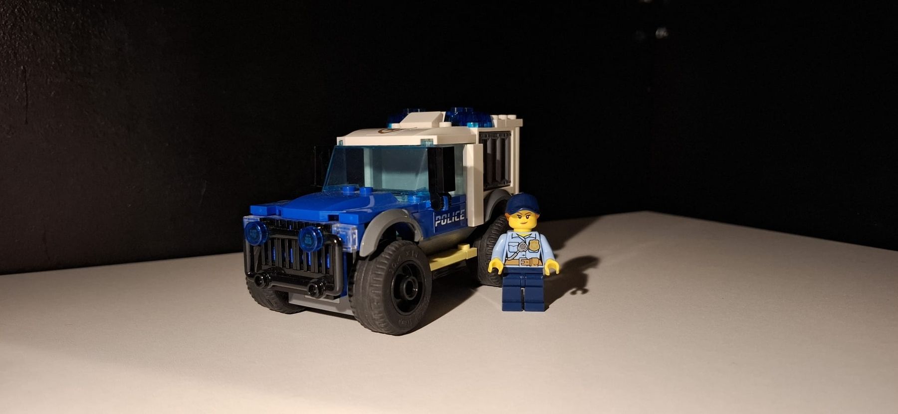 Lego Baukästen: Lego City Polizeistation 60246 – Gebraucht aus Birmenstorf AG von Hexxor 2
