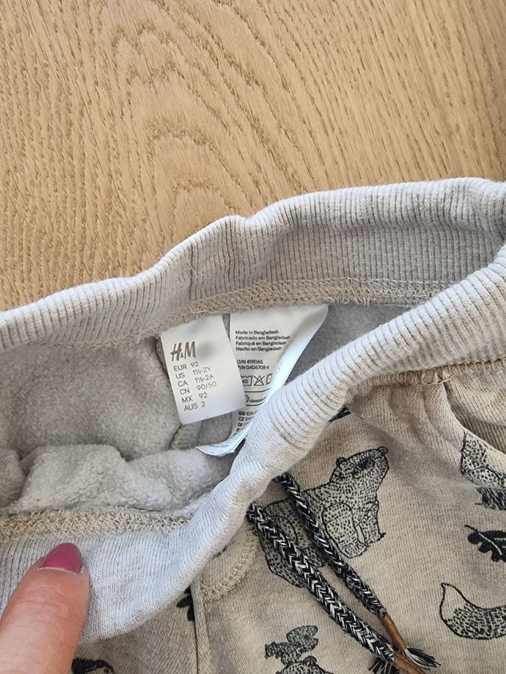H&M Kleiderpakete: Trainer H&M, 86 – Gebraucht aus Buttikon SZ von Limo180 2