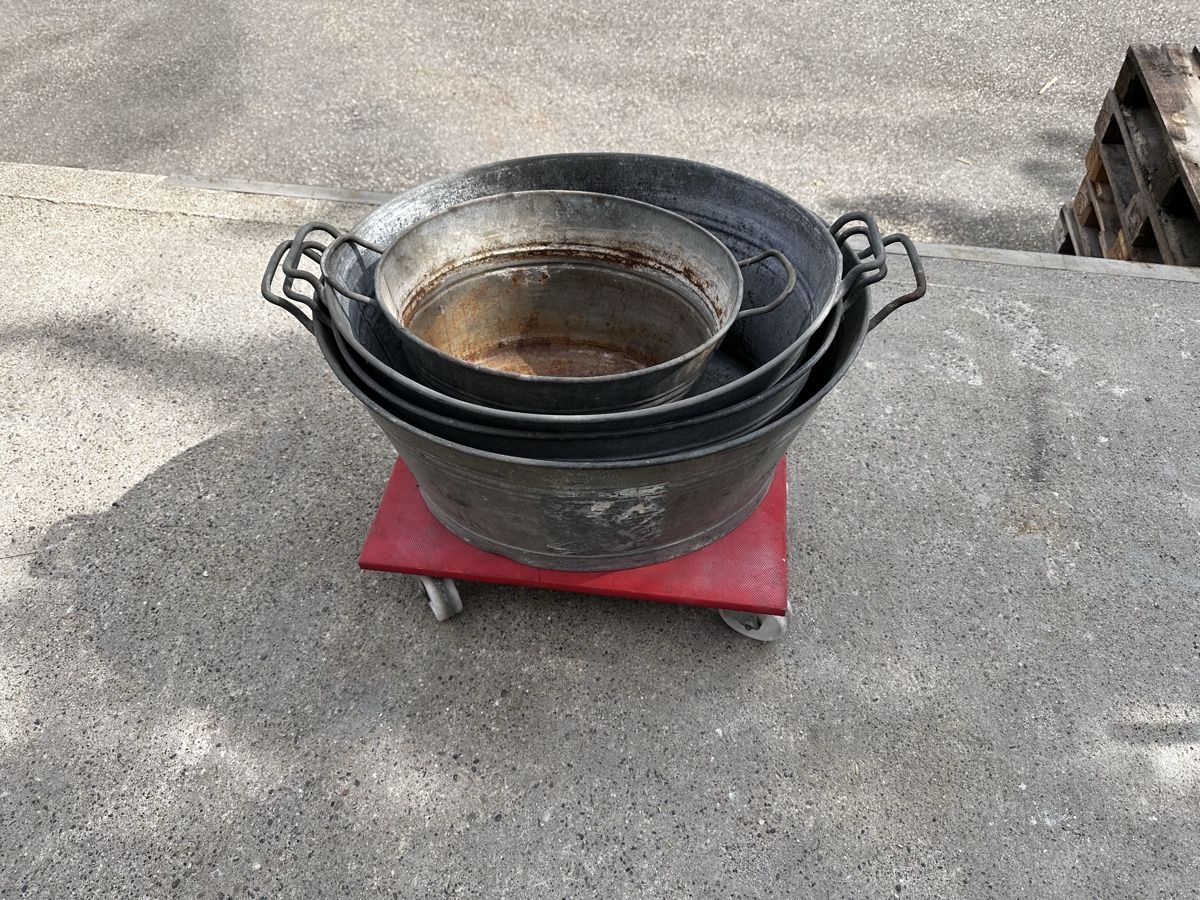 Sonstige Gartendekorationen: 4 alte Metallzuber/ Bottiche ab 130.- – Gebraucht aus Starrkirch-Wil von charlywatson 1