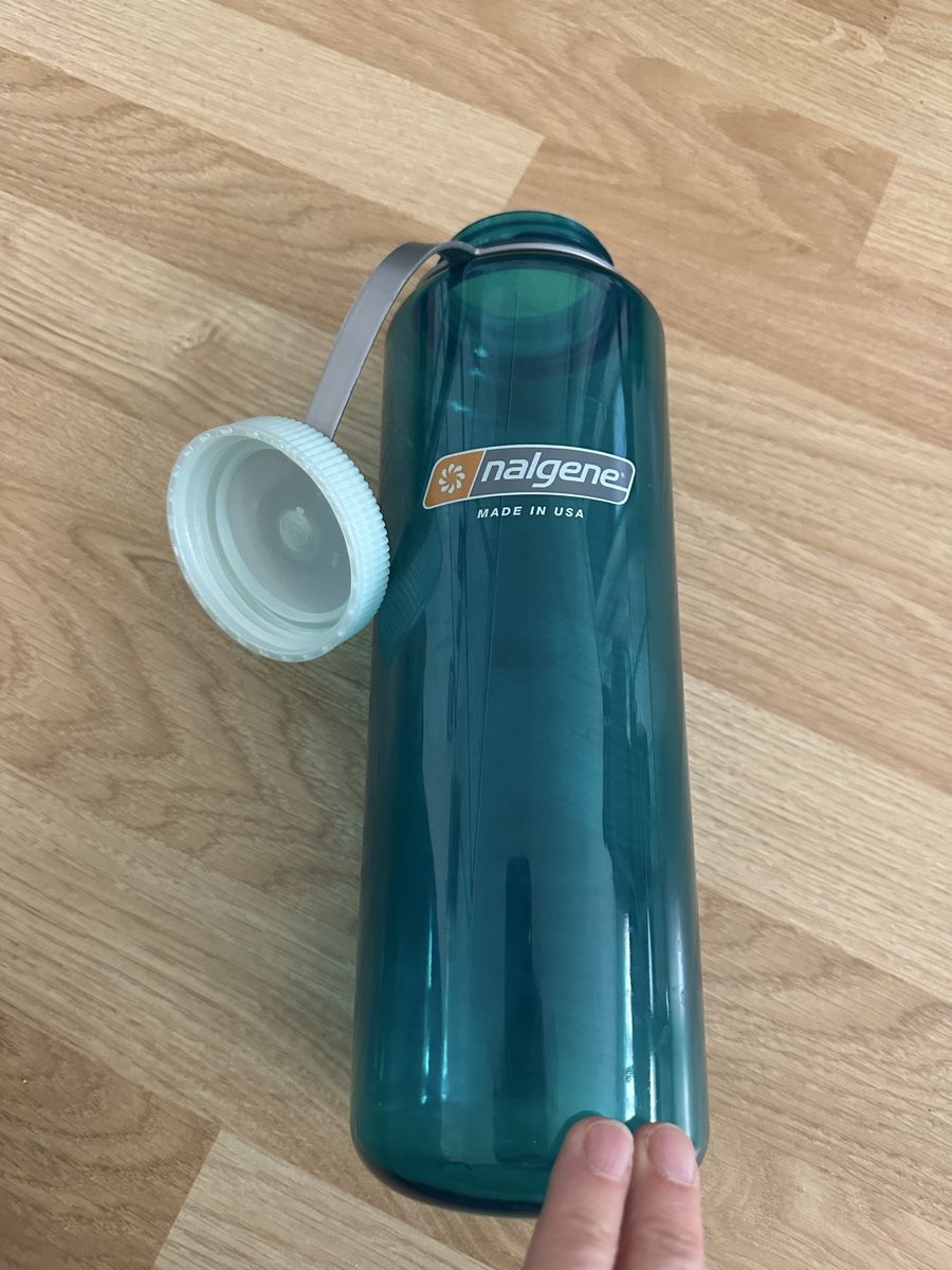 Trinkflaschen & Thermosflaschen: Nelgene 1.5 Liter Trinkflasche – Gebraucht aus Küsnacht ZH von ver_fzh7