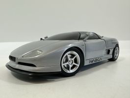 Italdesign Nazca M12 1:18, silber, REVELL