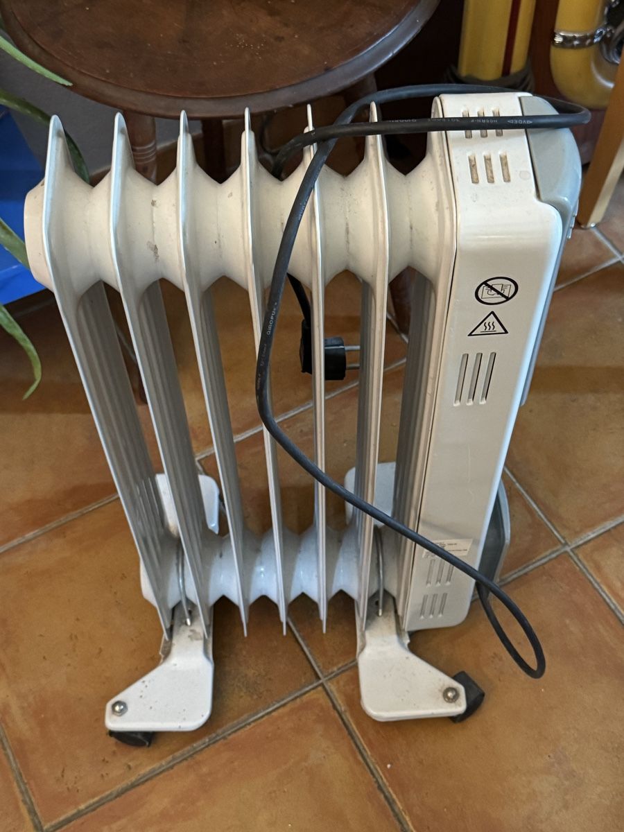 Radiateurs: Radiateur  – D'occasion à Veyrier par kimedovapa