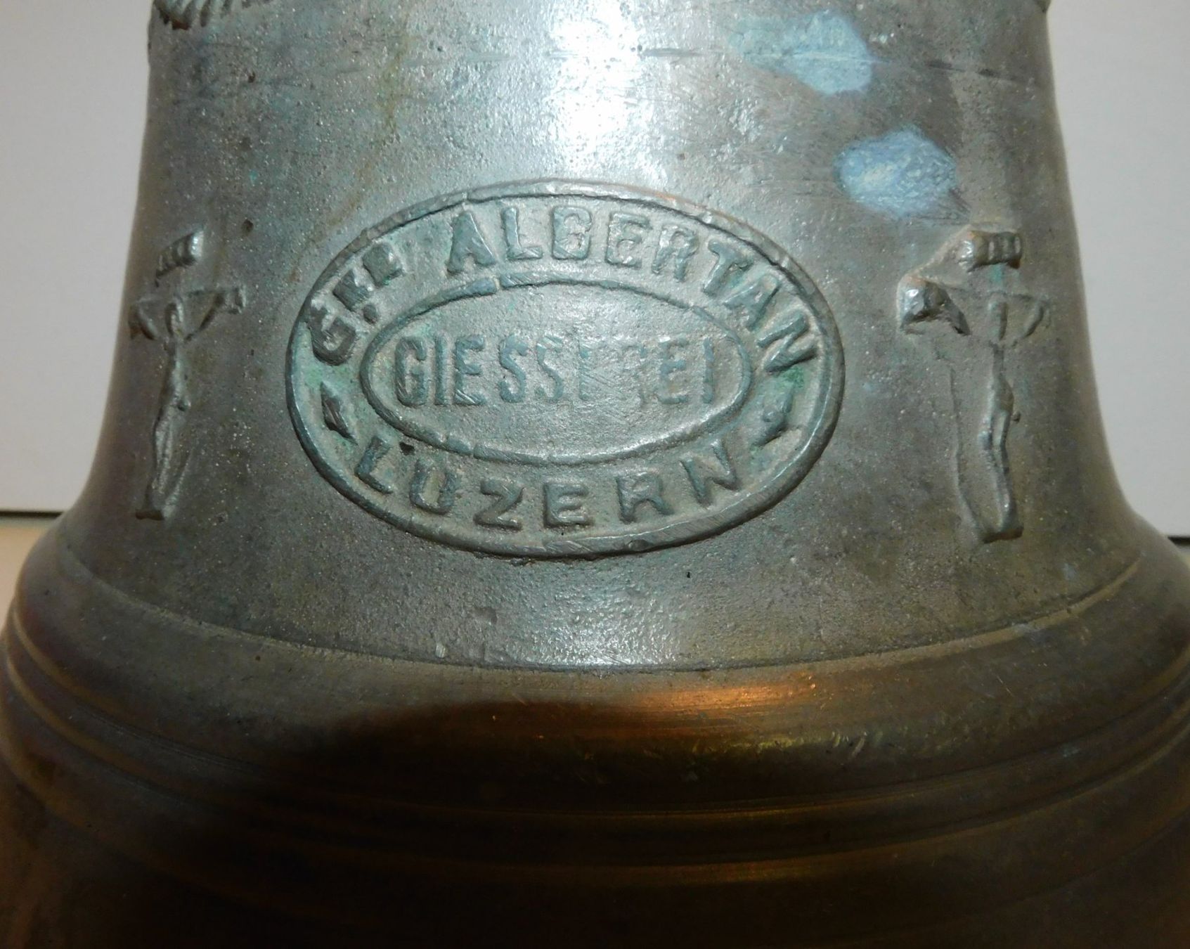 Glocken & Treicheln: Glocke antike grosse Bronze Glocke  hat einen kl Hik – Gebraucht aus Sursee von 76 6