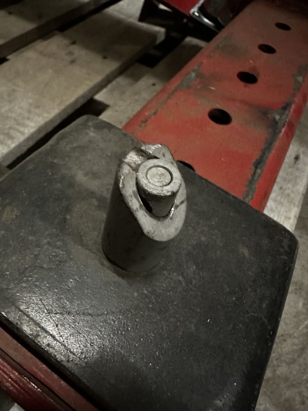 Kräne: Krangabel, verstellbar. 2000kg – Defekt aus Allschwil von Corbusier 3
