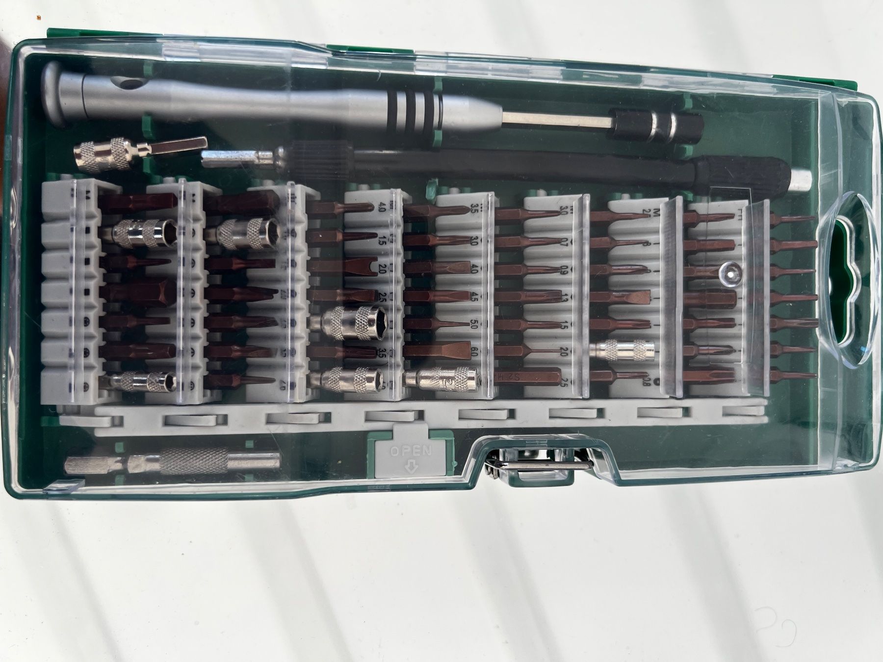 Alle Werkzeuge: Werkzeug mini Computer Elektronik Set Feinwerkzeug Handy – Gebraucht aus St. gallen von Weltaristokrat