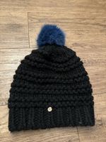 Esprit Strickmütze schwarz mit blauem Bommel guter Zustand