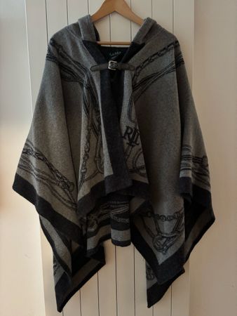 Ralph Lauren Cape mit Kapuze – neuwertiger Zustand