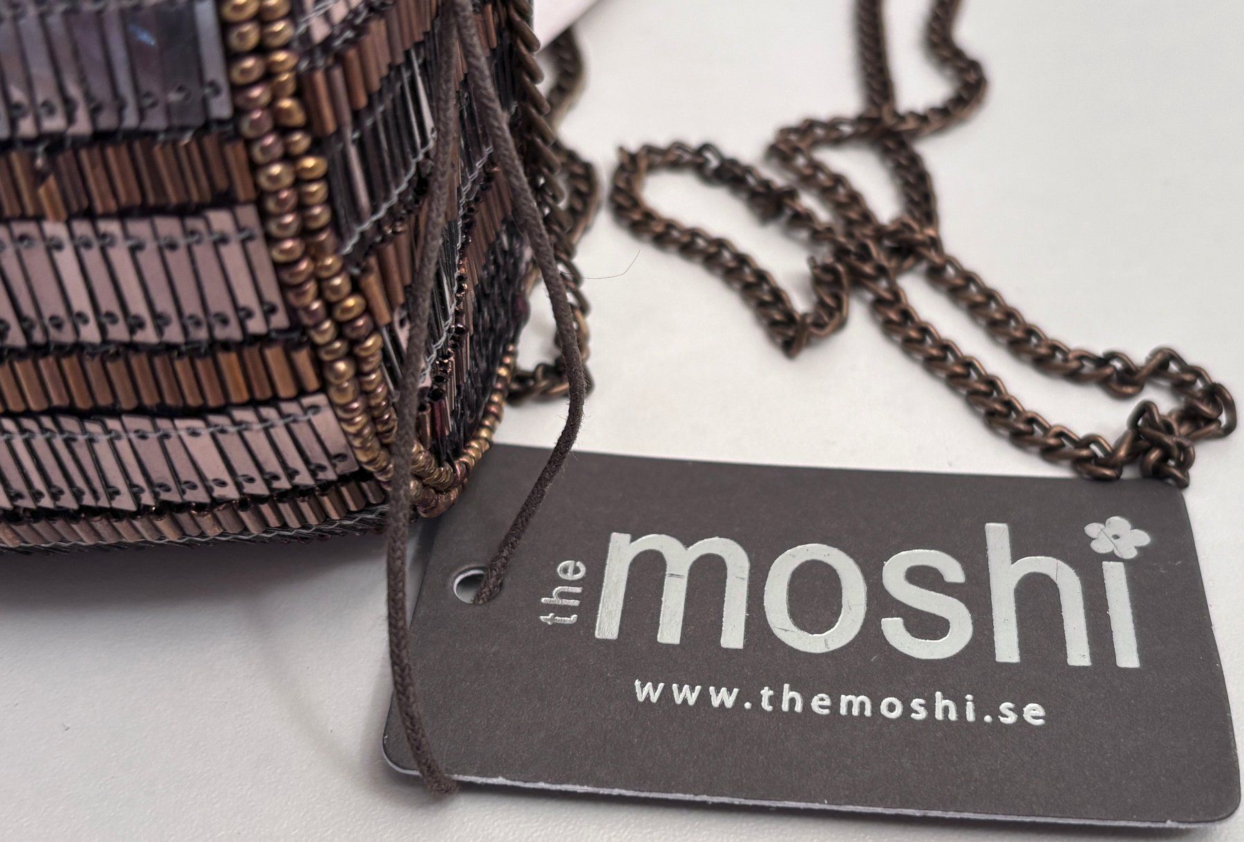 Taschen für Damen: Pailletten Pochette oder Umhängetasche von Moshi – Neu (gemäss Beschreibung) aus Chur von elifor 1
