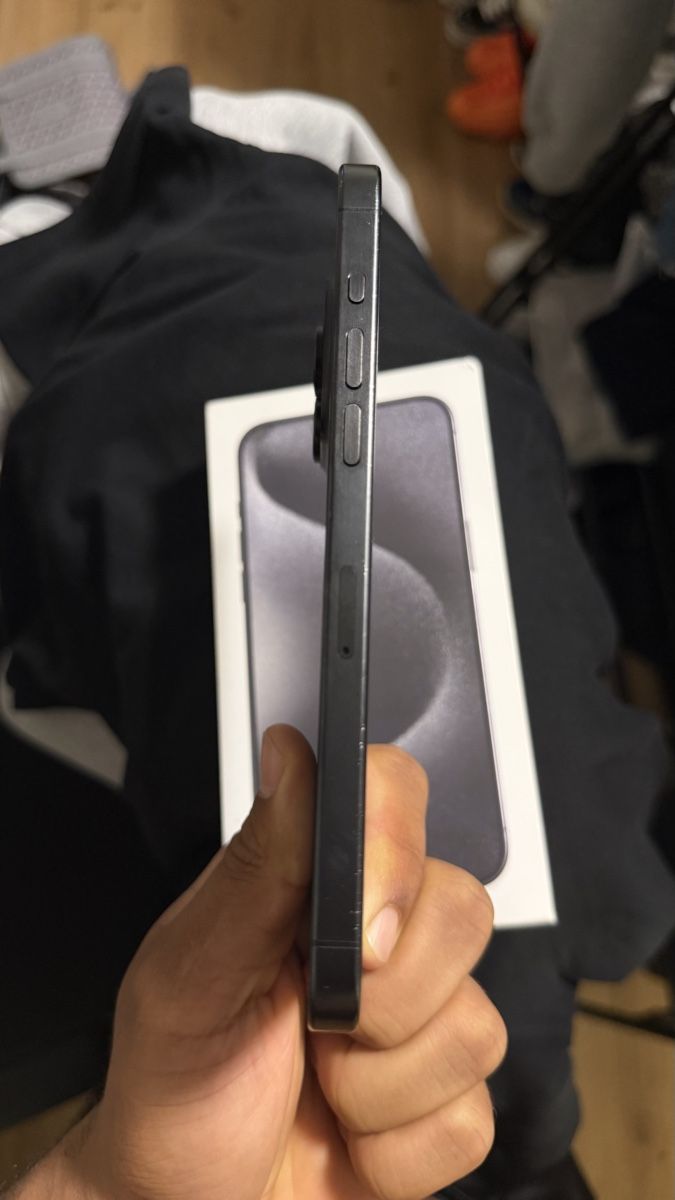 Apple Telefoni cellulari / Smartphones: Apple iPhone 15 Pro Max 256GB – Usato da Neuhausen venduto da agh_g2nd 2