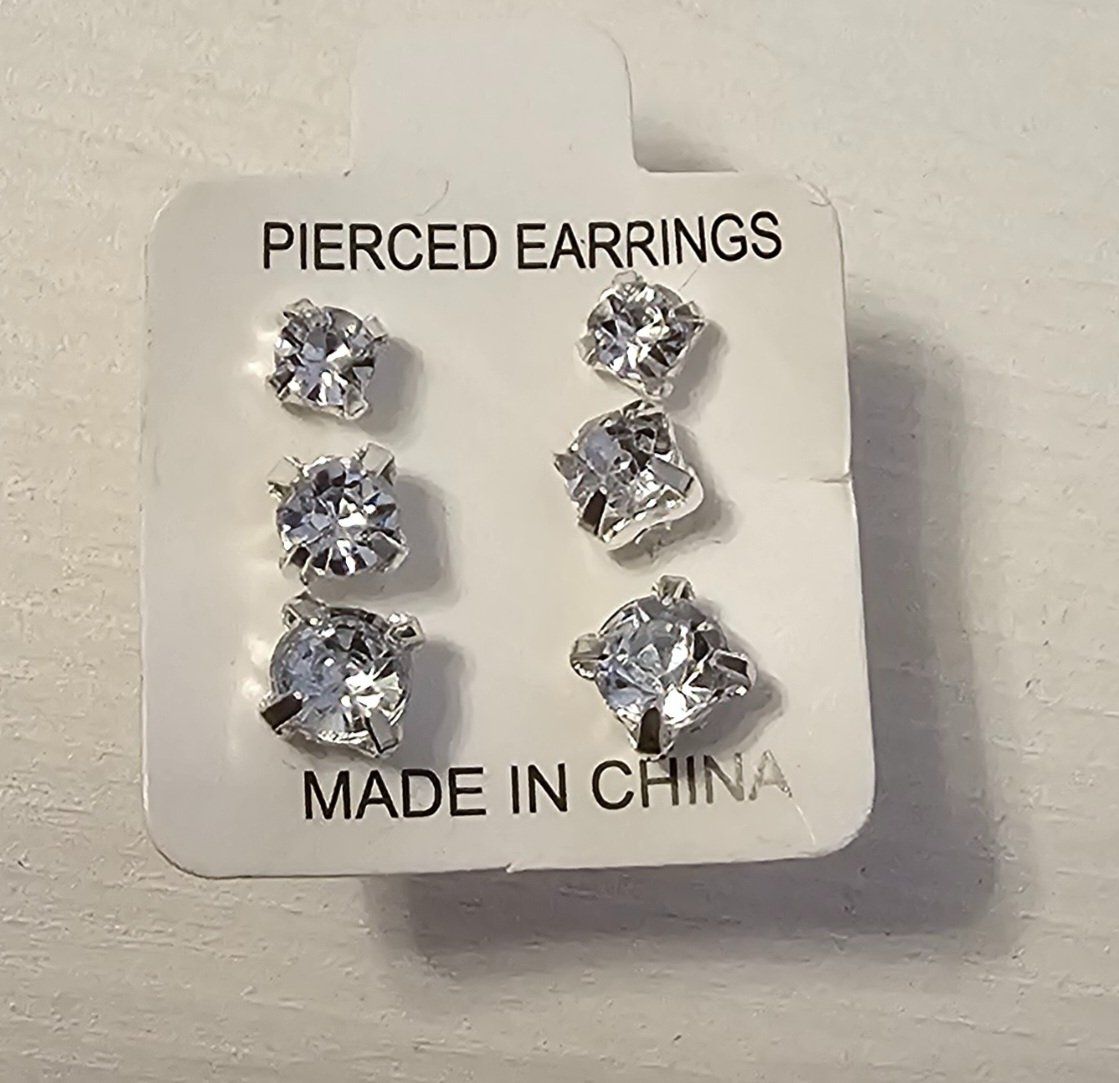 Orecchini pendenti & Orecchini a lobo: Neu! 3 x Steckohrringe mit eingefasstem Strass Weiss – Nuovo e nell'imballaggio originale da Füllinsdorf venduto da Sunnebliemli7