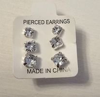 Neu! 3 x Steckohrringe mit eingefasstem Strass Weiss