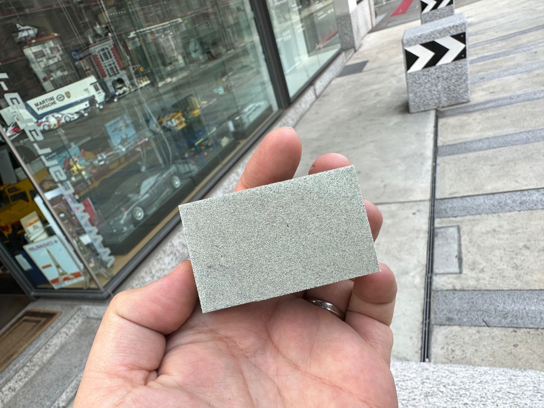 Roco Modellini di ferrovie: Roco Rubber 10002 track cleaner!‪ – Nuovo e nell'imballaggio originale da Chiasso venduto da Carrara-Modellismo