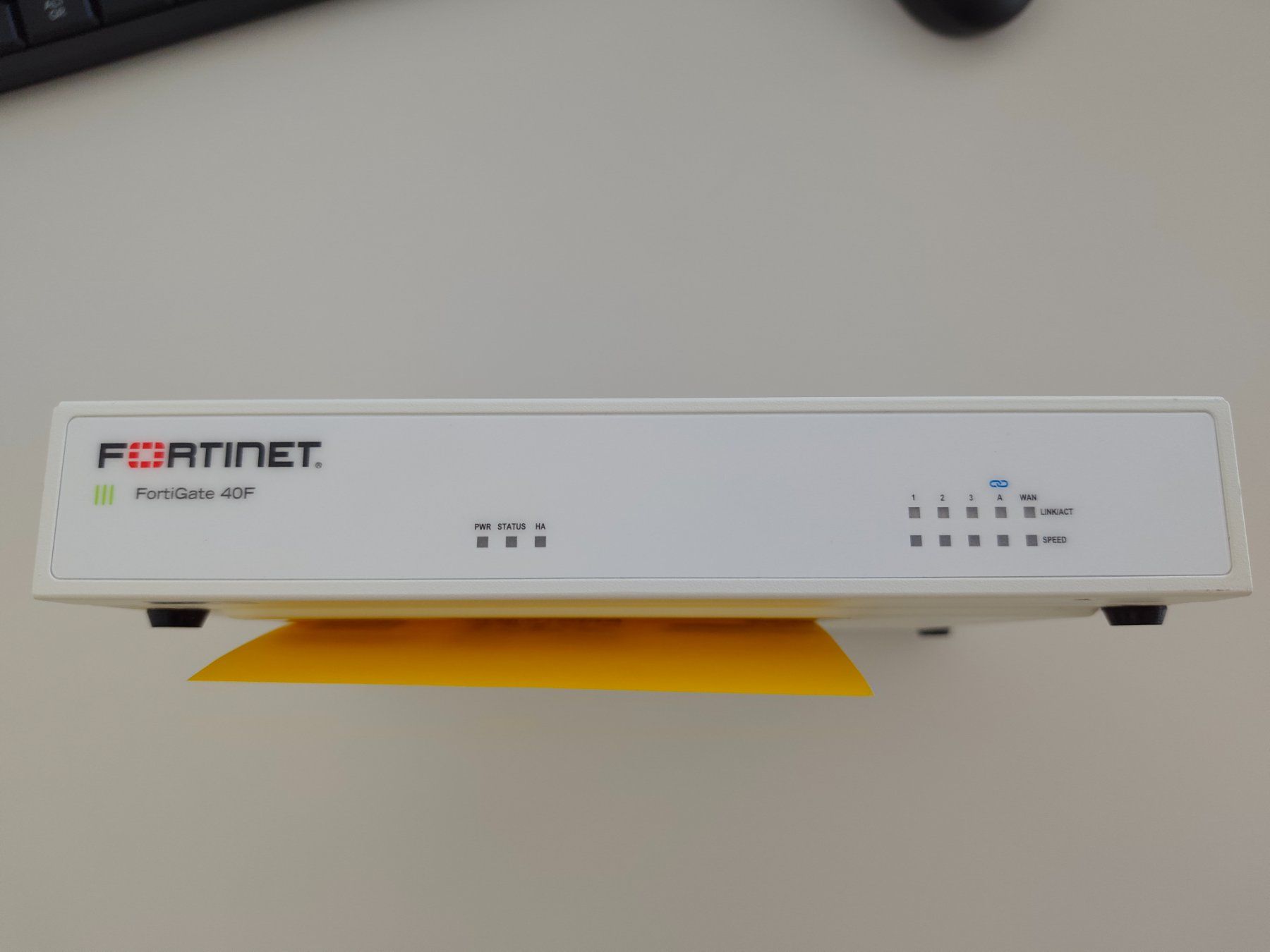 Fortinet Firewall: Fortinet FortiGate 40F (Gerät Nr. 1/2) Hardware Firewall – Usato da Bern venduto da Swt0 3