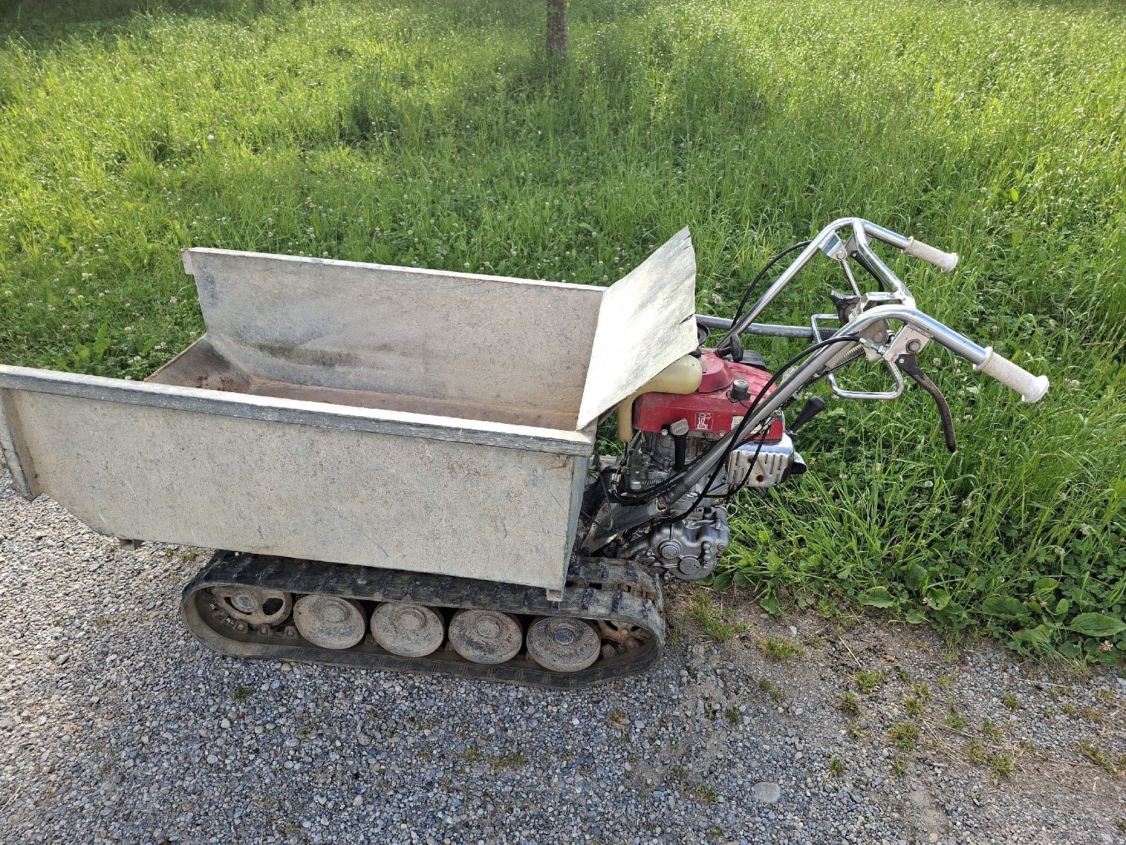 Honda Tutte le macchine: Raupentransporter Honda HP 400 – Usato da Niederuzwil venduto da Dakitiki