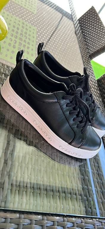 Calvin Klein Chaussures femmes: Calvin Klein Sneaker – D'occasion à Altstätten SG par loni08 1