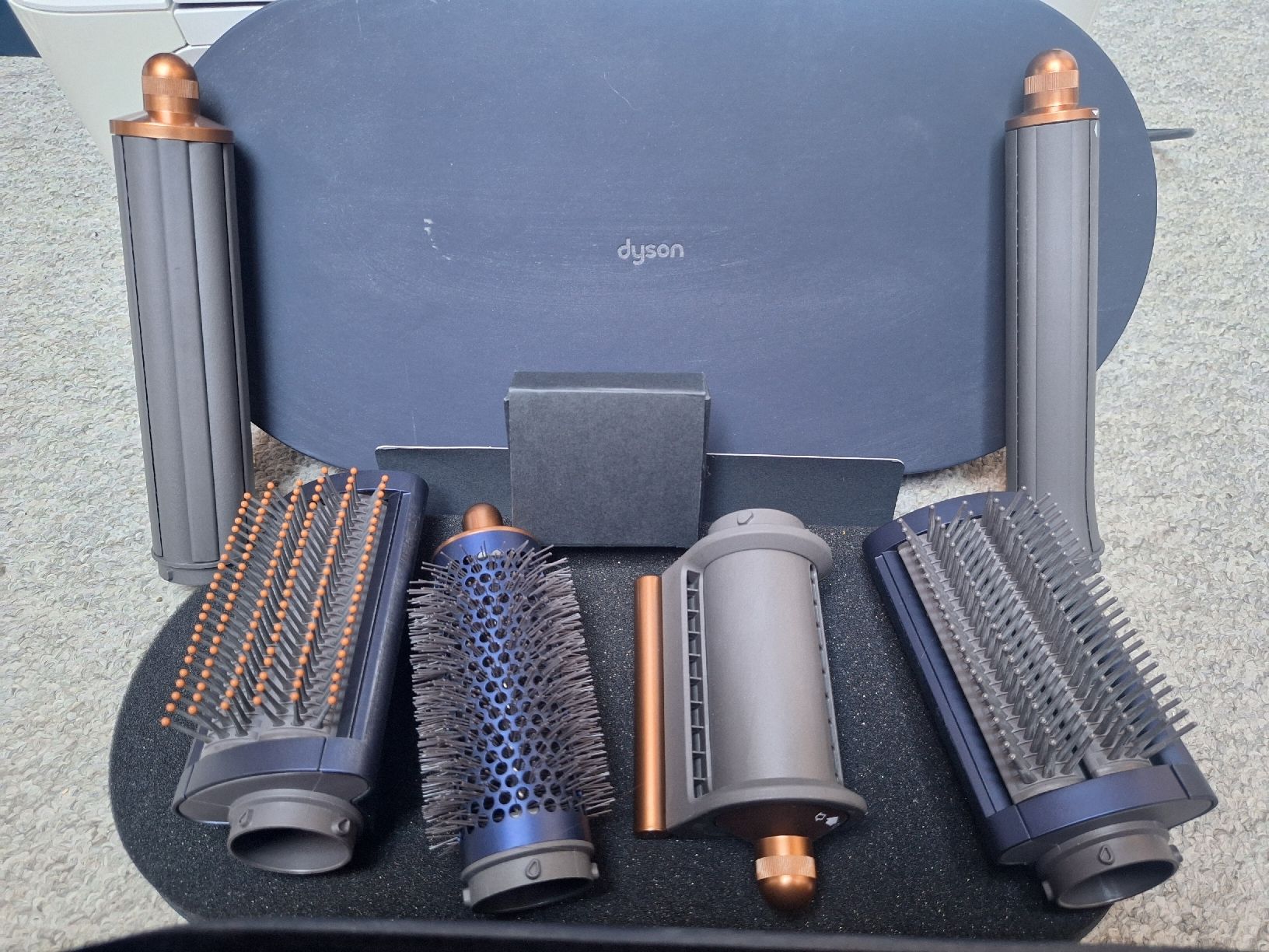 Dyson Asciugacapelli: Dyson Airwrap Coiffure styler accessoire set boîte – Usato da Tannay venduto da v1n1p00h 2