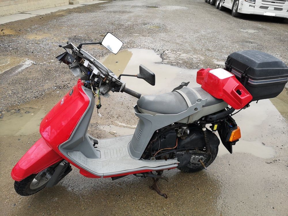 Cale-pied Yamaha XC 125 Beluga — Occasion, Gris, Pour Scooter — Bon état