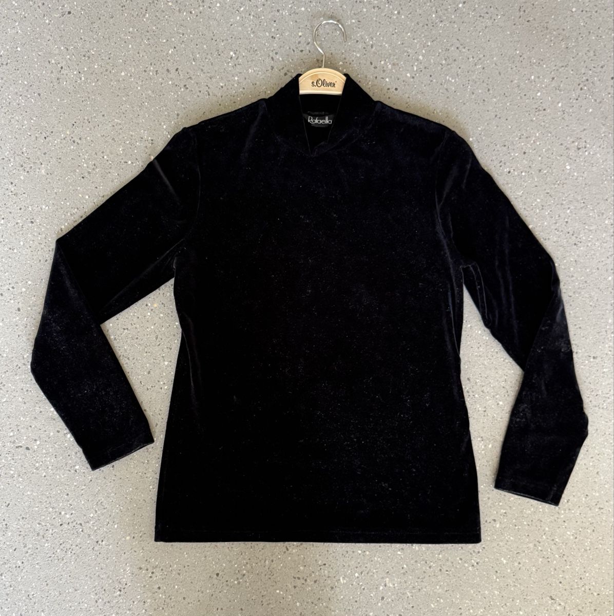 Maglioni & Felpe: Vintage Samt Pullover schwarz Langarm Grösse S /M – Usato da Zürich venduto da Schmusnik 2
