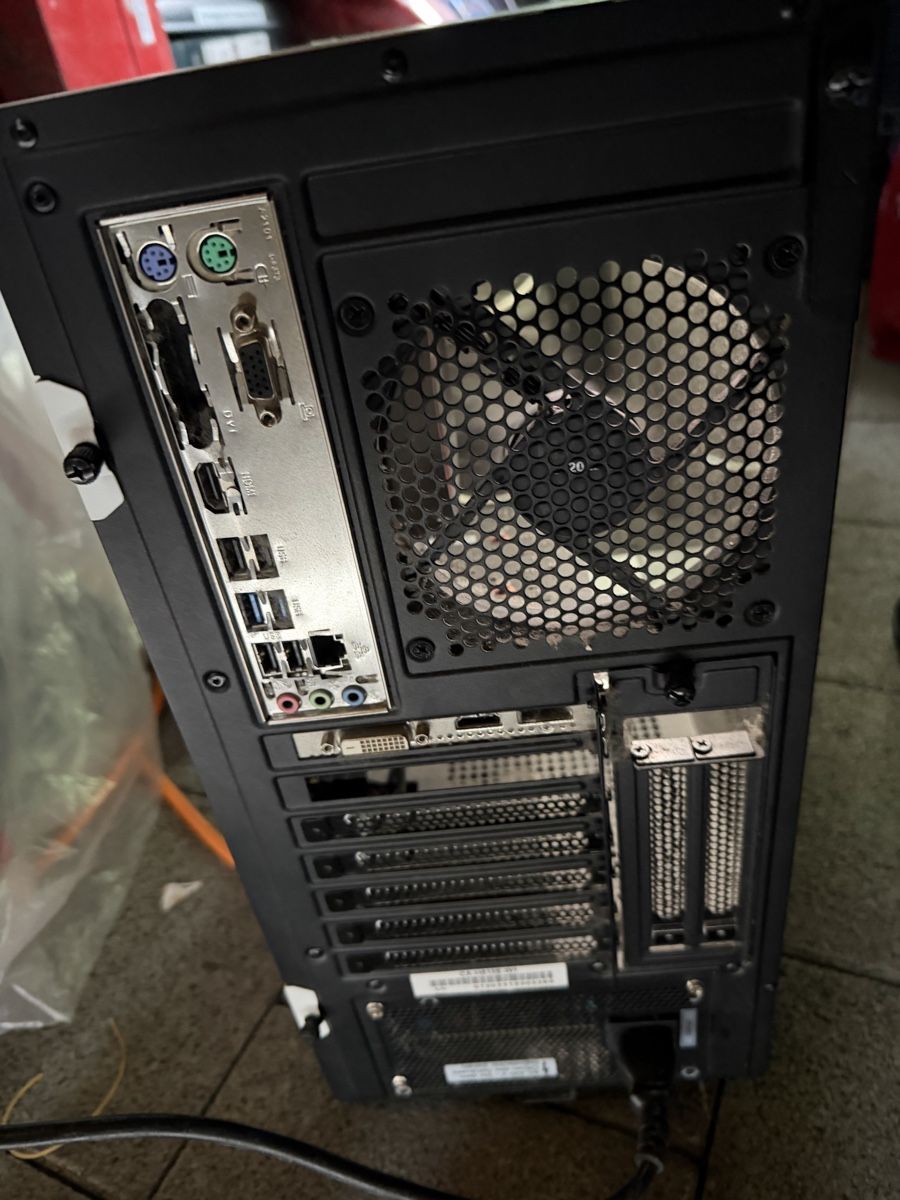 PC: NZXT gebrauchter Pc  – Usato da Zürich venduto da papaplatte 2