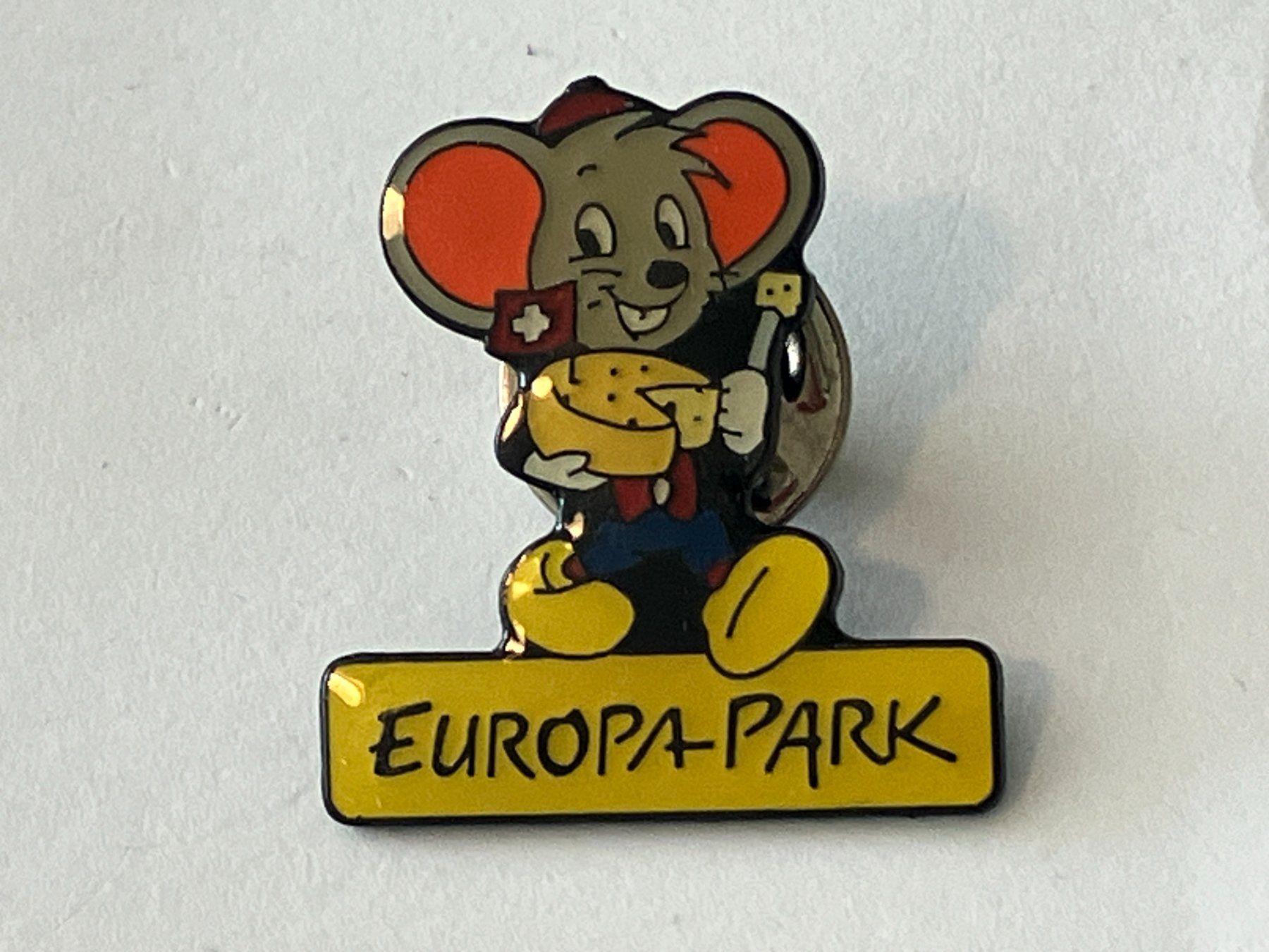 Plaketten & Abzeichen: 1 Pin Europa Park – Gebraucht aus Basel von djwwpp