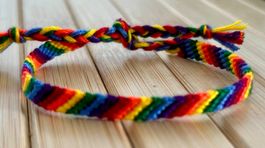 Regenbogen Armband / Freundschaftsband - Neu & handgemacht