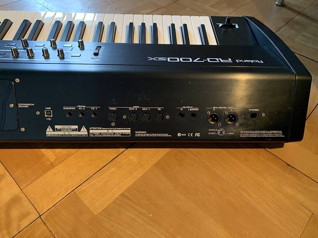 Strumenti musicali: Stage Piano - Roland RD-700sx – Usato da Biel/Bienne venduto da noe_k767 3