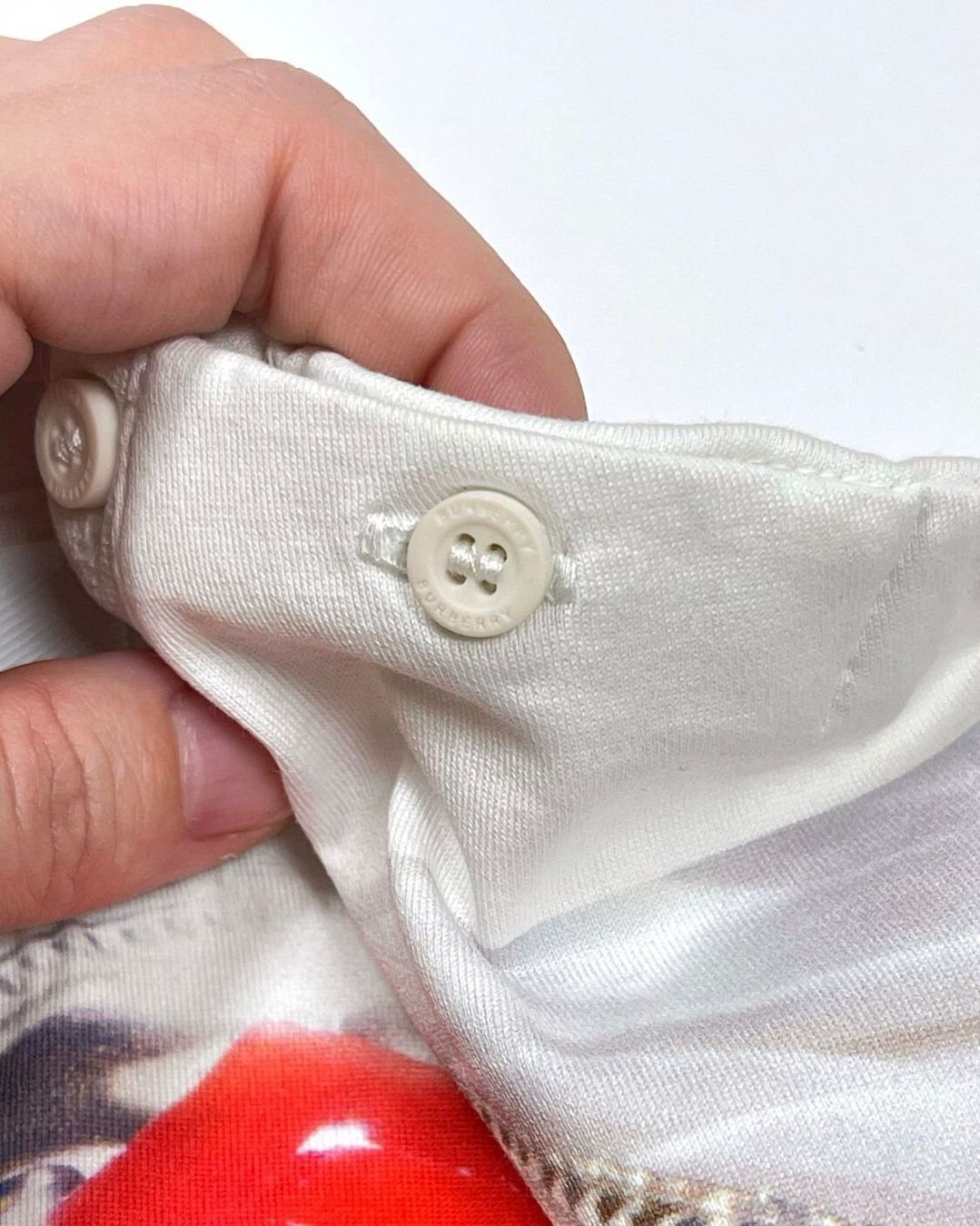 Burberry T-shirt: Burberry baby 2 ans – Usato da Le Landeron venduto da Plushka 3