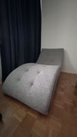 Moderne Chaiselongue, stylische Relaxliege, grau