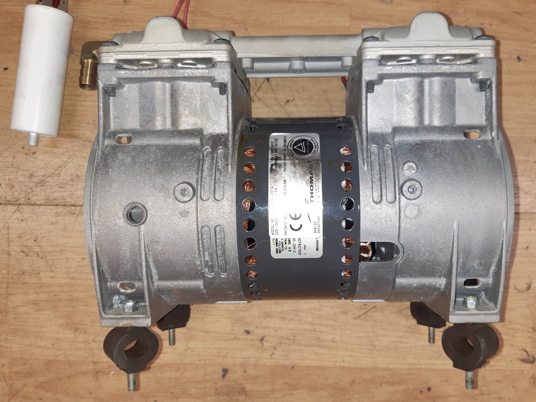 Compressori: Druckluft motor, Doppelkolbenkompressor? Saugt & bläst – Usato da Lohn-Ammannsegg venduto da Molch7