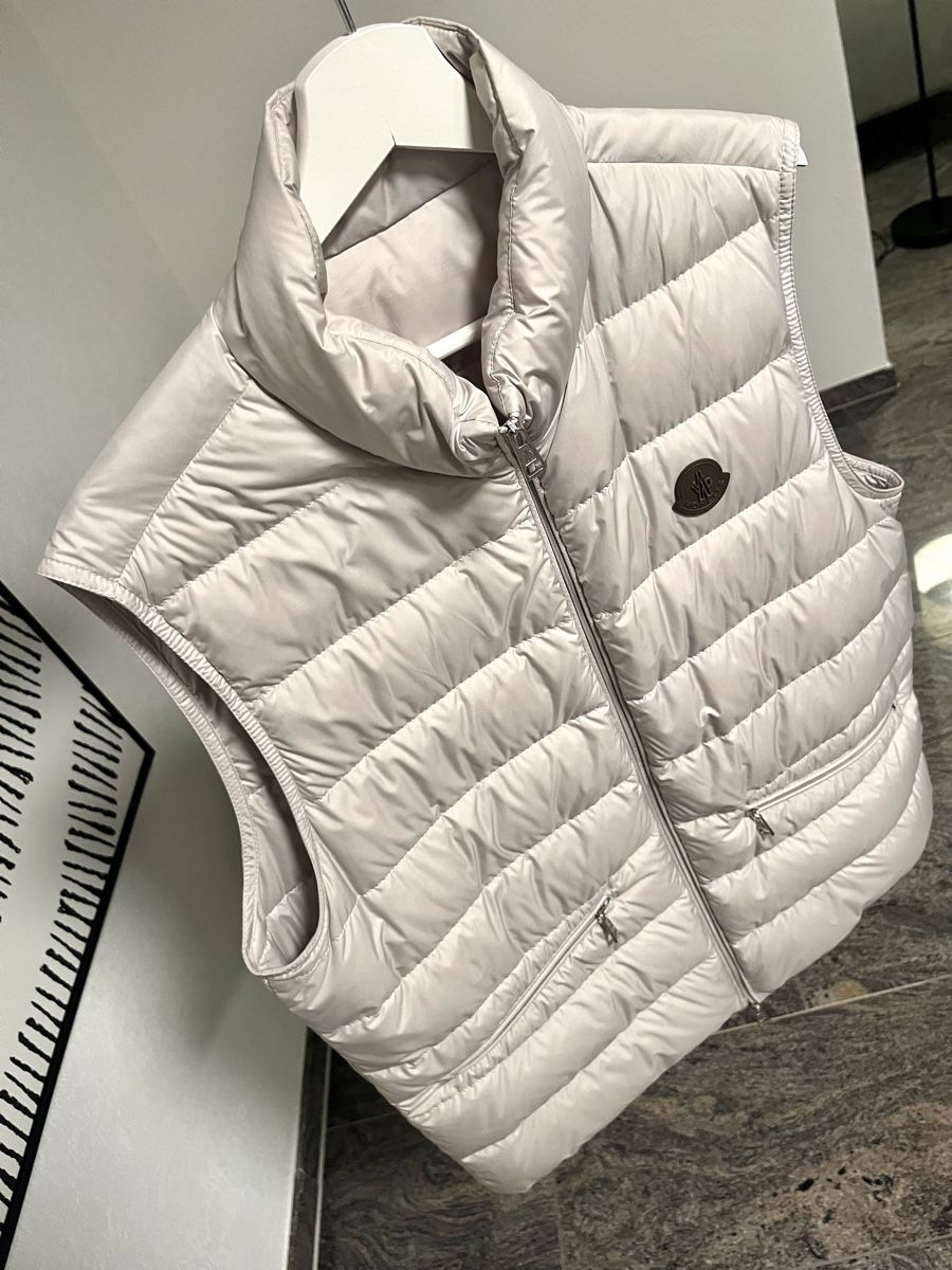 Moncler Gilets: Moncler Daunen Weste Treompan – D'occasion à Gossau SG par DeRiE 2
