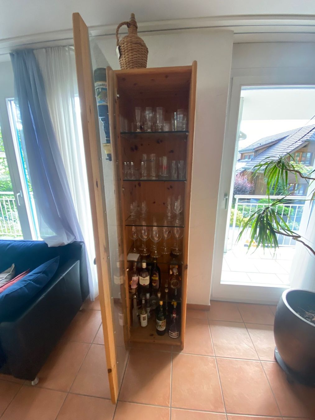 Armadi: Glaschrank-Massivholz – Usato da Willisau venduto da ben_7bkp 2