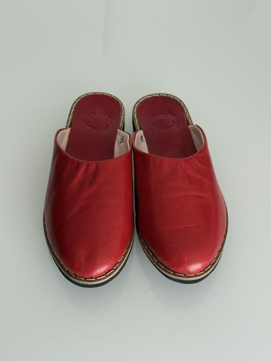 Scarpe da donna: NEW Handmade Red Leather Slippers Mules Babouche – Nuovo (secondo la descrizione) da Thalwil venduto da perulina 7