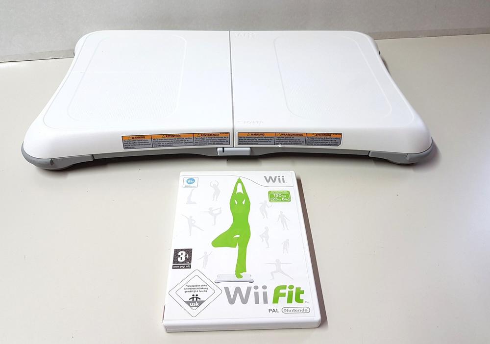 Wii Fit Plus mit Balance Board Seminovo