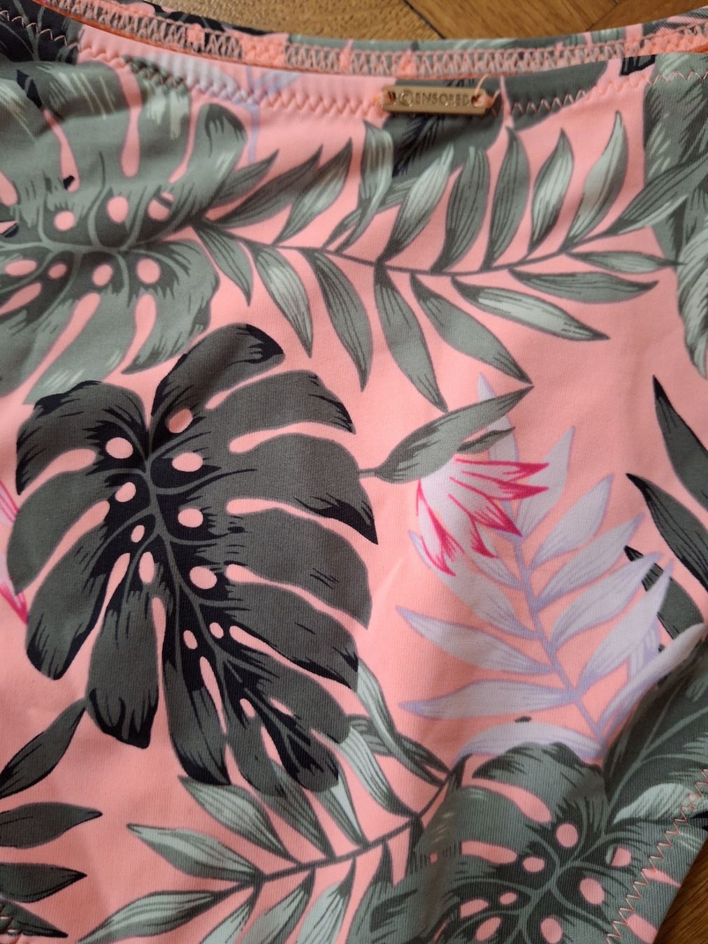 Badekleider & Bikinis: Bikini saumon fluo M – Gebraucht aus Lausanne von Cognitia 2