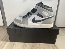 Neuwertige Jordan 1 Mid light smoke Grey zu Verkaufen!!