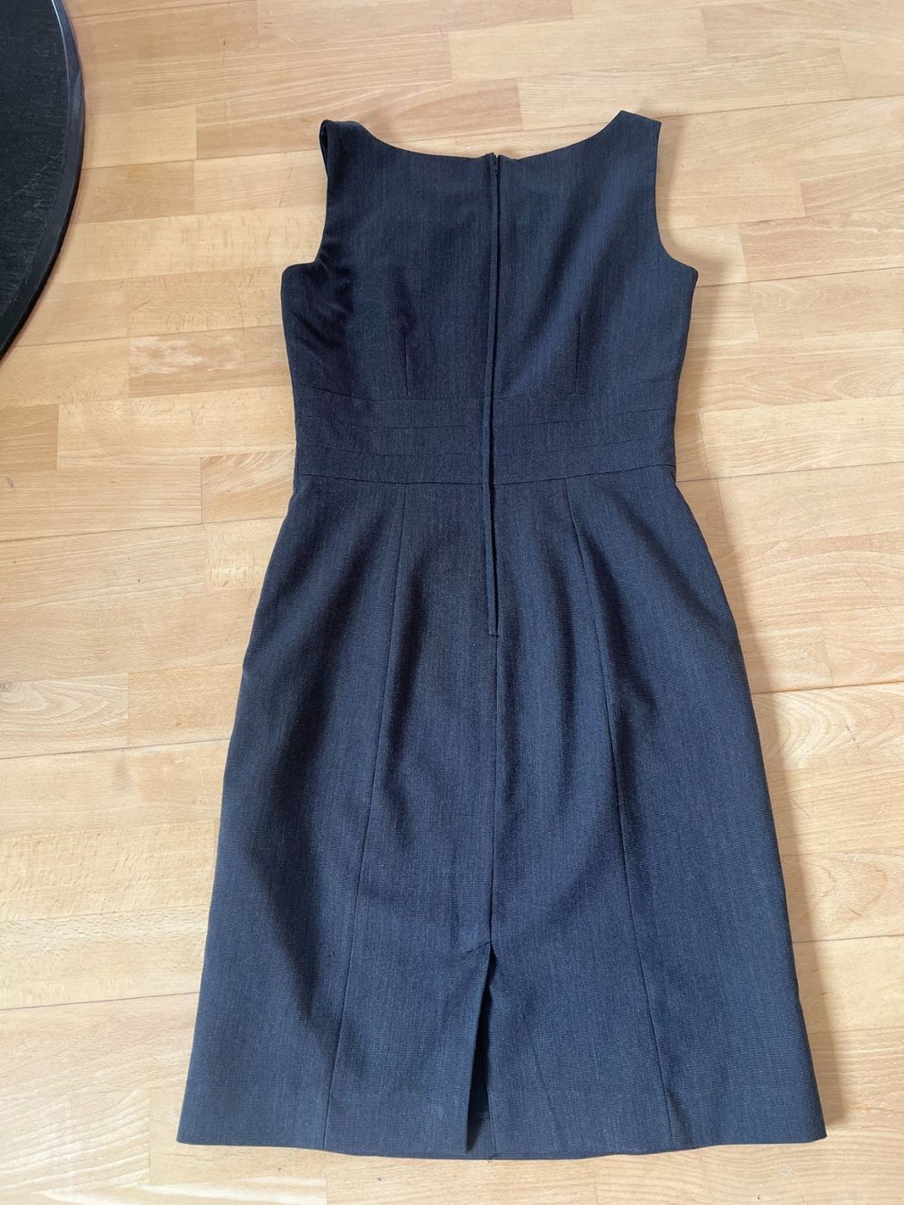 H&M Kleider: H&M Etuikleid, Gr. 36, Grau/meliert – Neu und originalverpackt aus Worb von farben20zauber 2