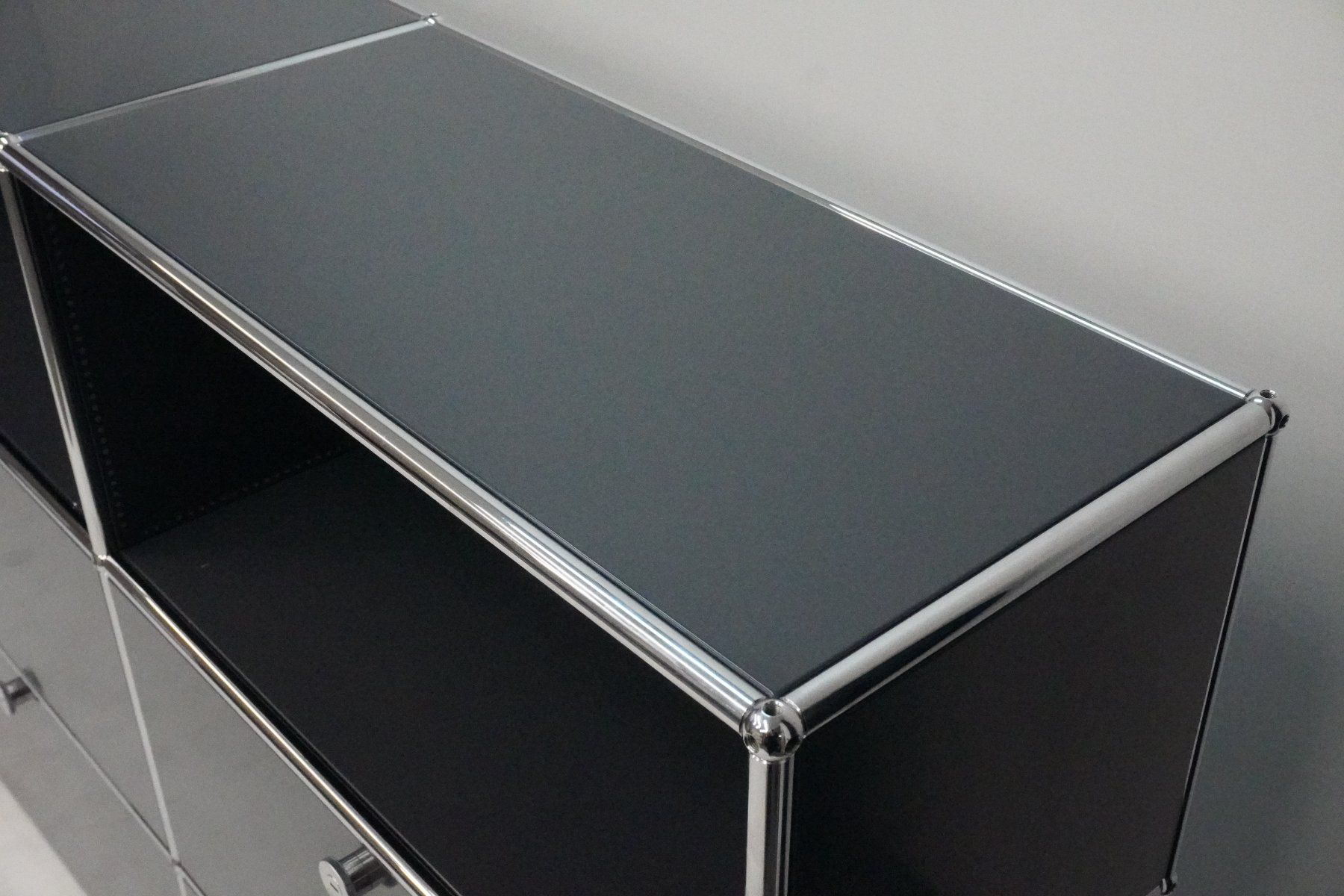 USM Scaffali: USM Regal anthrazitgrau 3x3 neue Generation Designklassiker – Usato da Bad Zurzach venduto da QLASSIQ 9