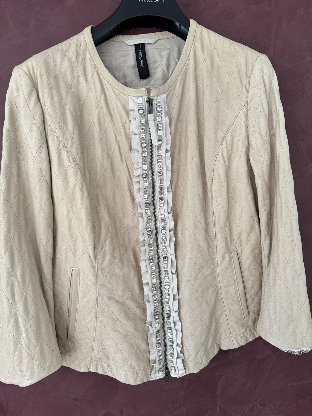 Marc Cain Giacche: Marc Cain Lederjacke N2 Gr 36 Jacke mit Steinen – Nuovo (secondo la descrizione) da Wauwil venduto da machneu11