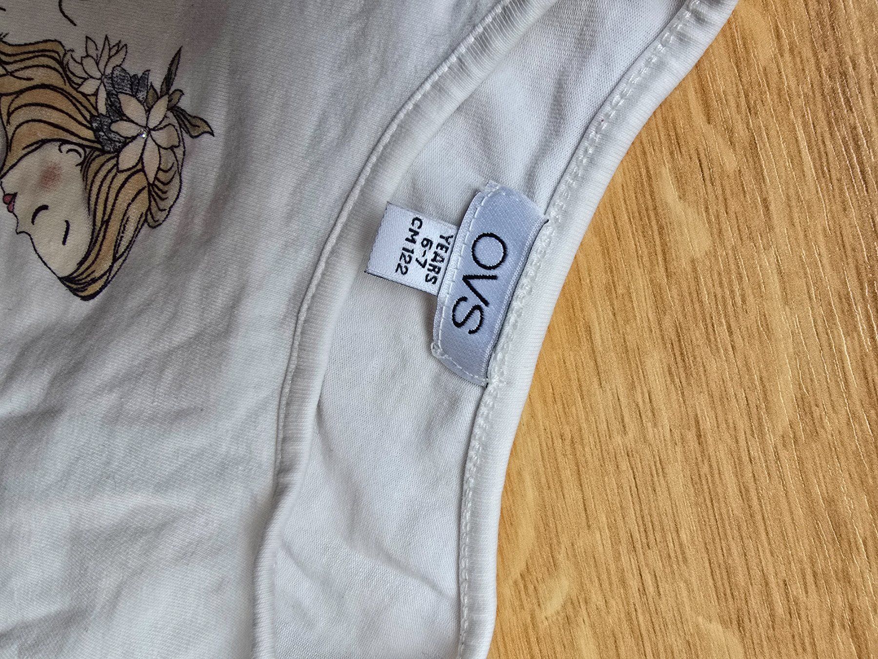 Camicette, T-shirt & Top: Langarm Shirt Gr. 122 – Usato da Büttikon AG venduto da Amineah 1