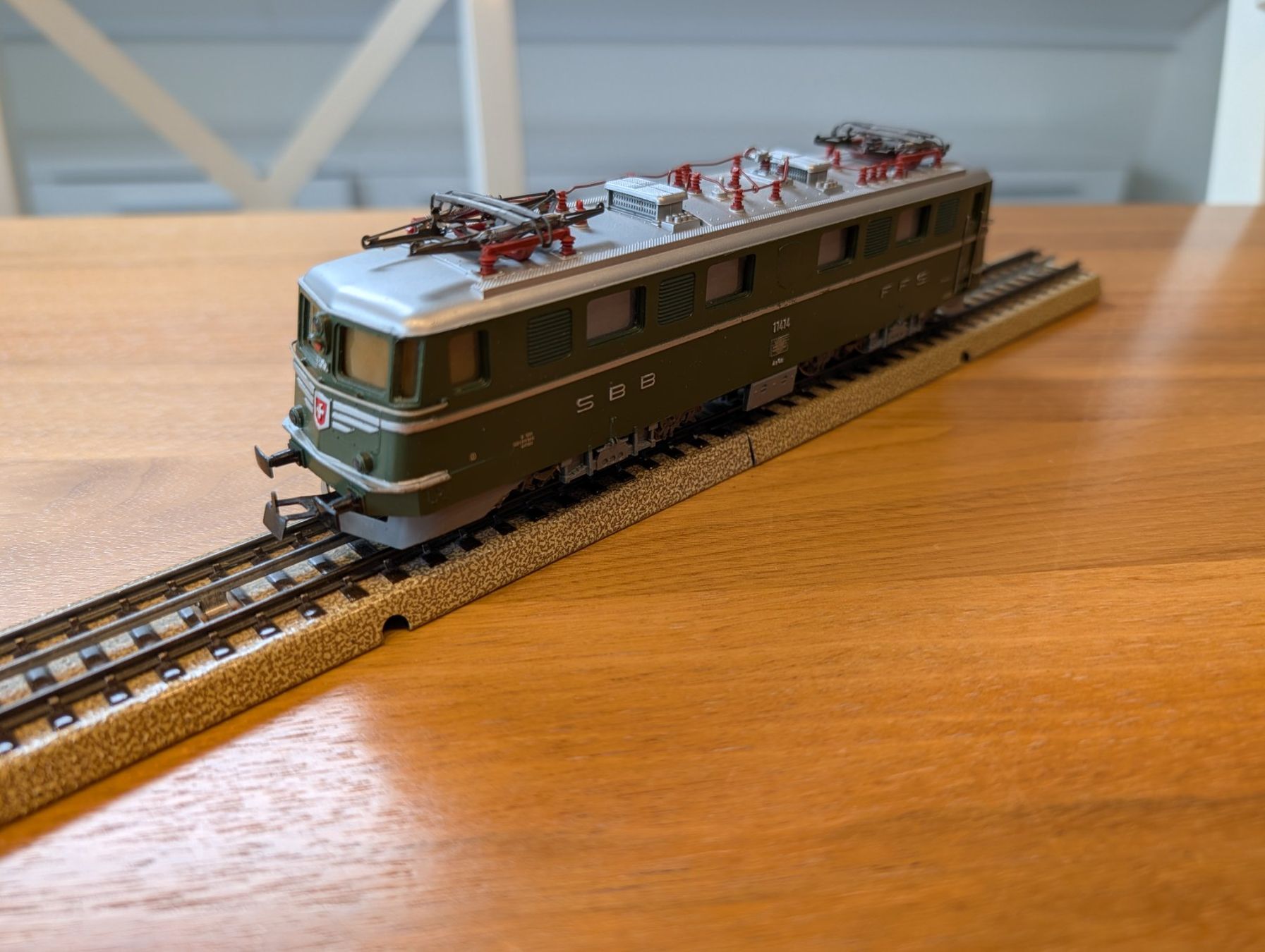 Märklin Modellini di ferrovie: Märklin H0 Ae 6/6, analog – Usato da Menzingen venduto da gessmenn 2