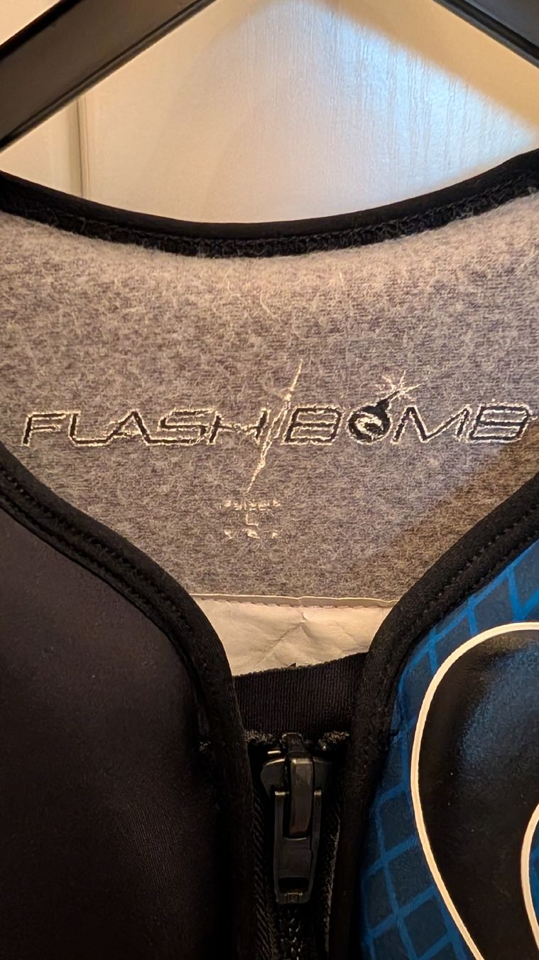 Giubbotti di salvataggio: Rip Curl Flashbomb Schwimmweste, Grösse L, NEU!!! – Nuovo e nell'imballaggio originale da Berg am Irchel venduto da RaPri7 2