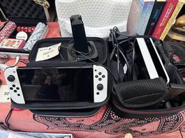 Nintendo Switch OLED inkl. viel Zubehör  Festpreis